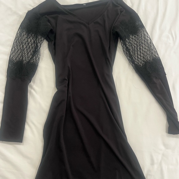 Elegant Black Lace Sleeve Dress - Picture 5 of 5